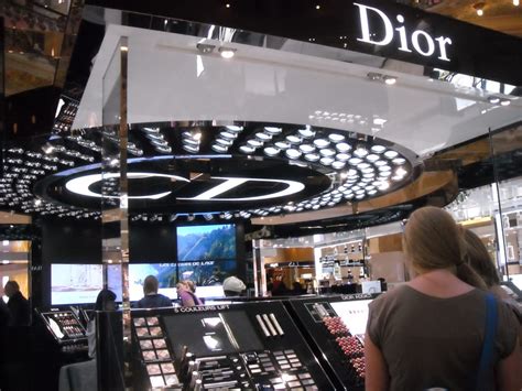 Dior paris mum stand